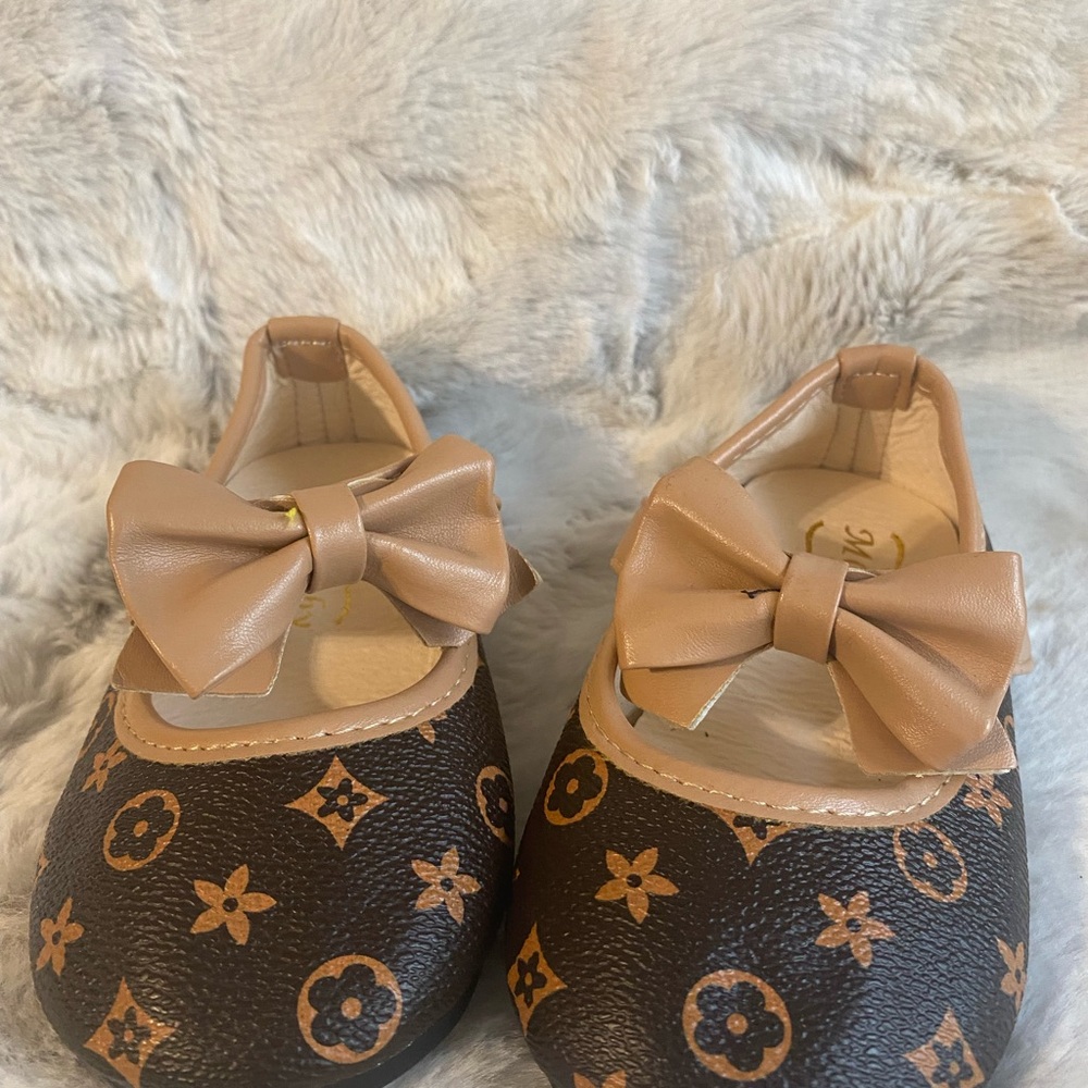Elegant Tan Kids Dress Shoes with Bow